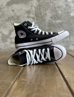 Converse nera