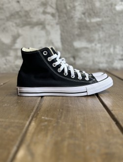 Converse nera