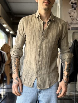 Gl camicia beige effetto stropicciato Gl camicia beige effetto stropicciato